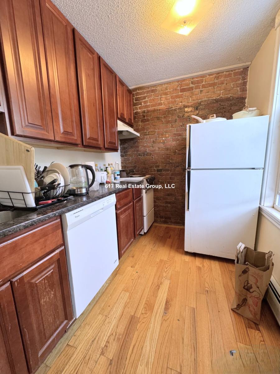 Apartment for rent at 49 Cameron St #2, Brookline, MA 02445