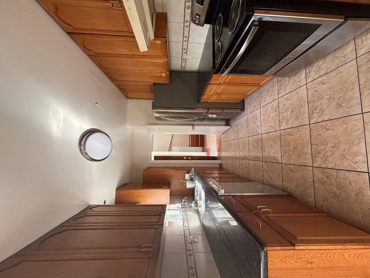 House for rent at 221 S Commonwealth Ave, Los Angeles, CA 90004