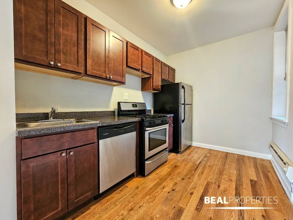 Apartment for rent at 4419 N Wolcott Ave, Chicago, IL 60640