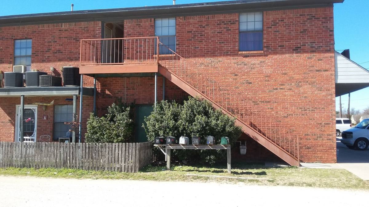 Apartment for rent at 233 McCart, Krum, TX 76249