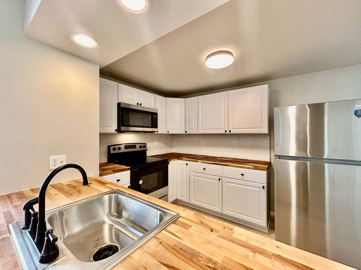 Townhouse for rent at 869 Cornwells Ave, Bensalem, PA 19020