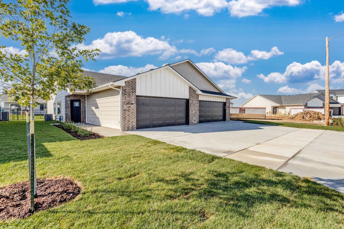 Townhouse for rent at 2144 N Melody Court, Goddard, KS 67052