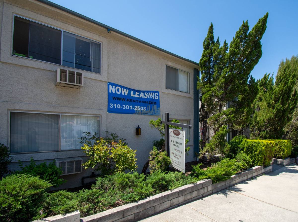 Apartment for rent at 10075 Nyon Blvd, Tujunga, CA 91042