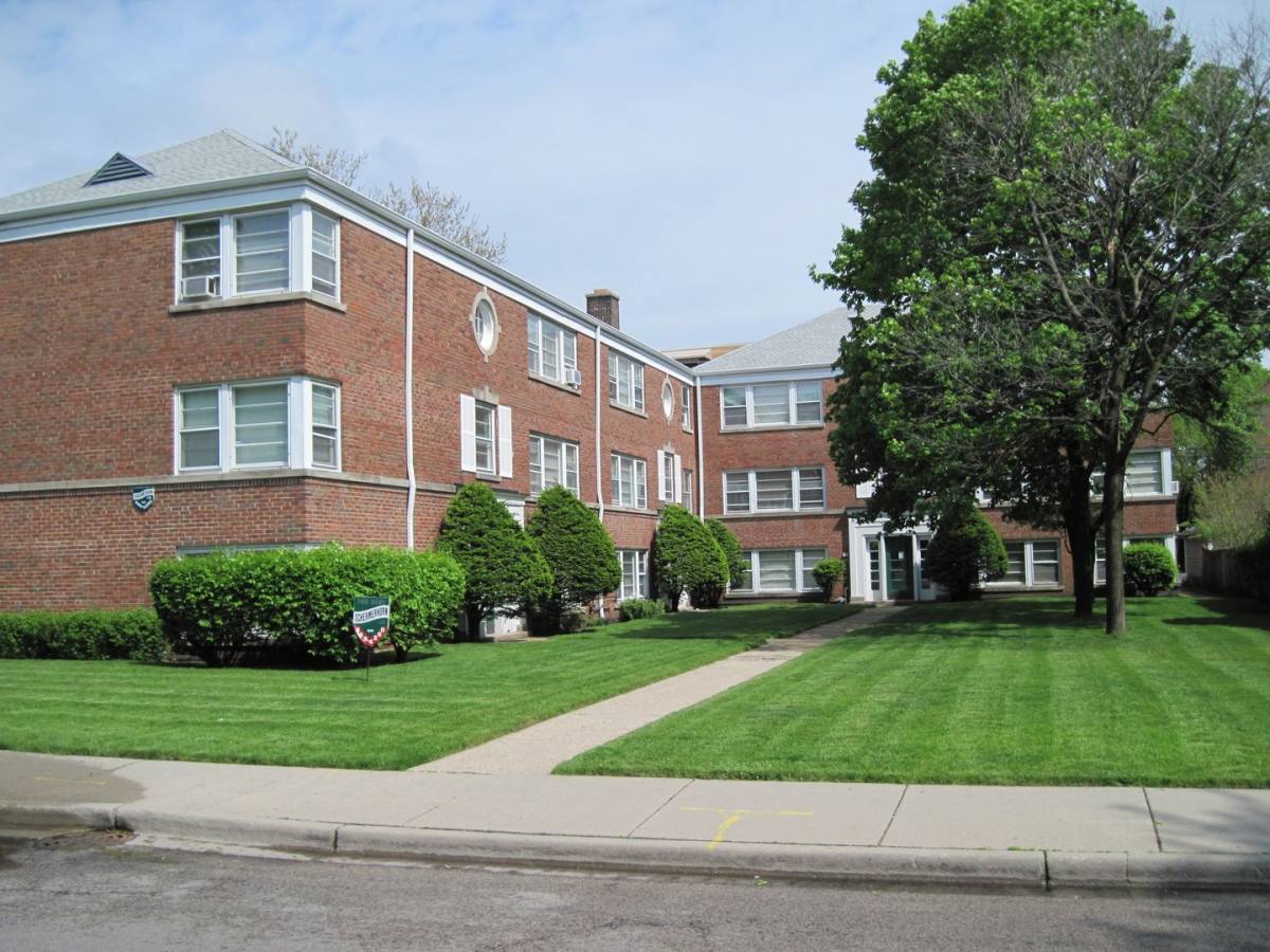 Apartment for rent at 721-27 Austin St, Evanston, IL 60202