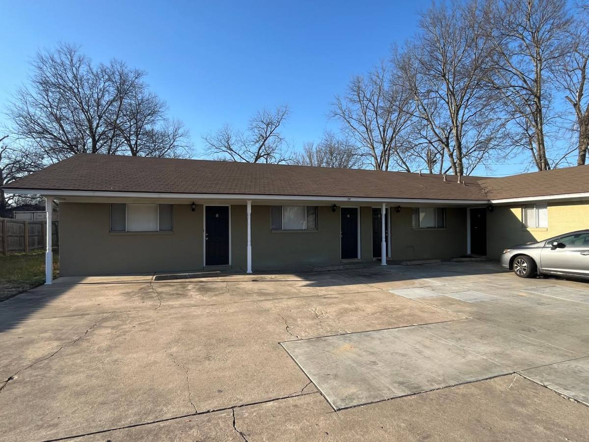 Apartment for rent at 210 E Parkway A-D, Russellville, AR 72801