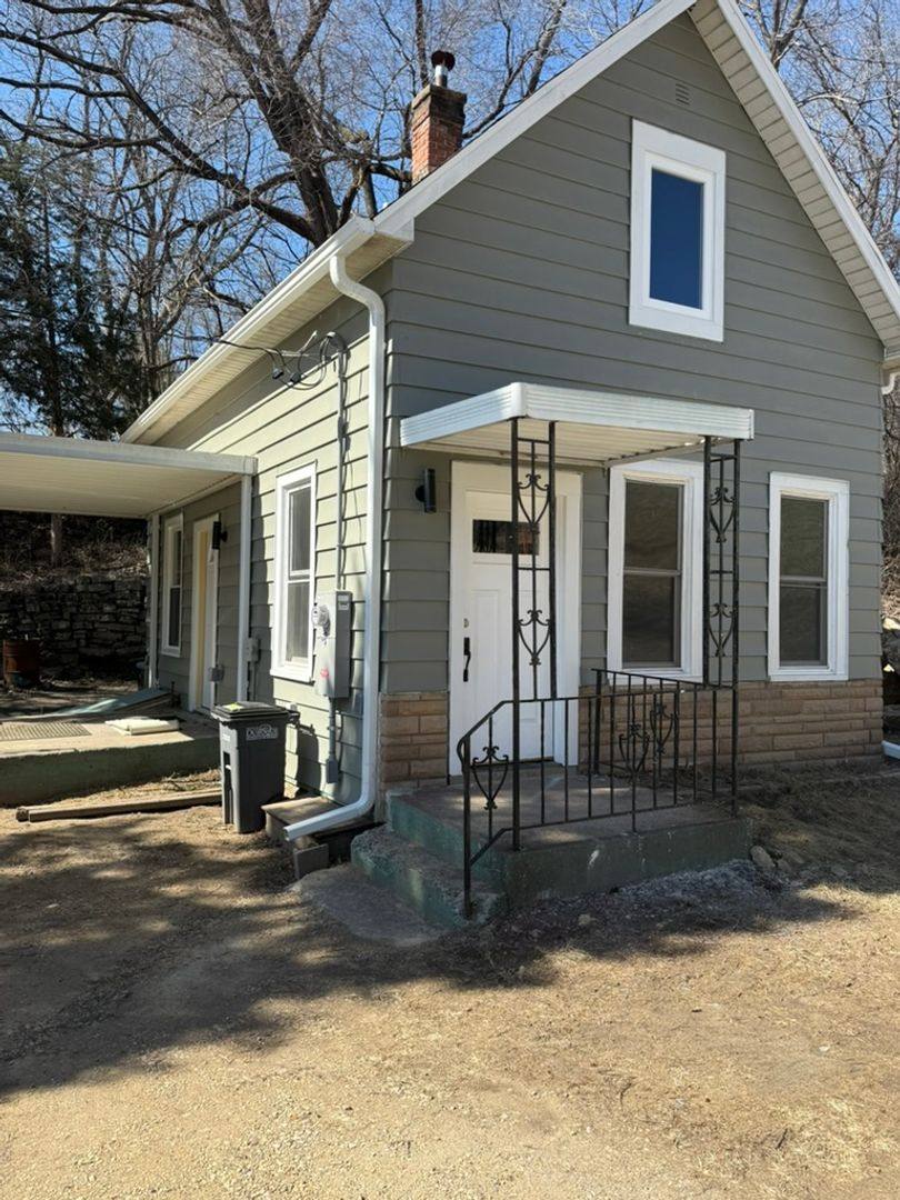 House for rent at 2696 Roosevelt St, Dubuque, IA 52001