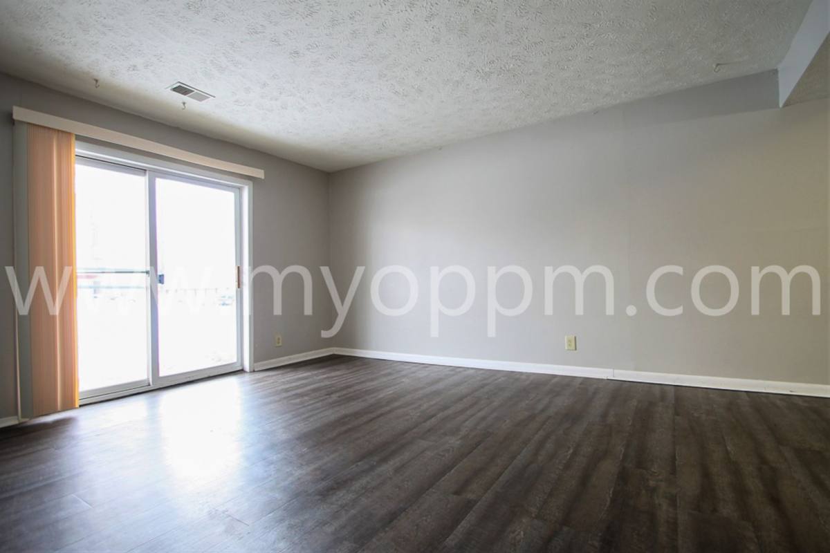 Apartment for rent at 818 Lincoln Rd, Bellevue, NE 68005