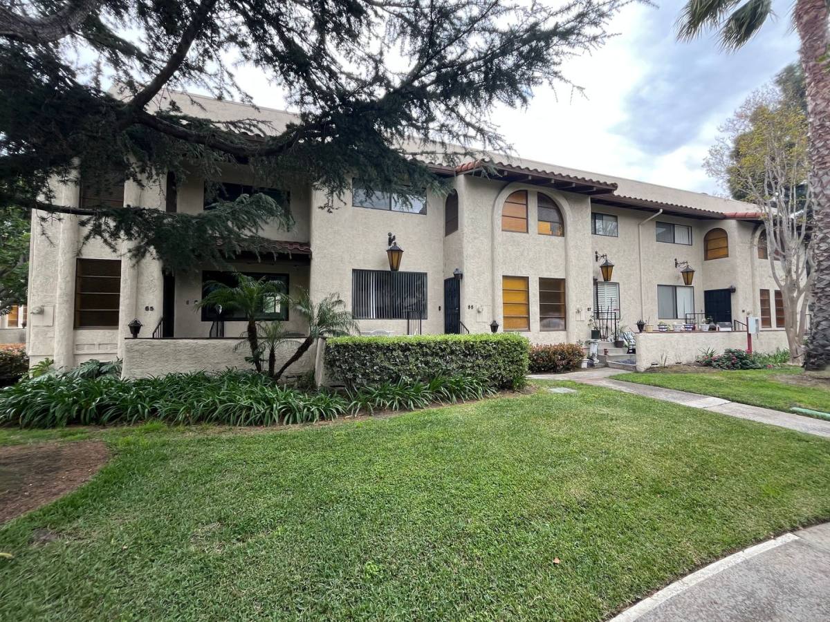 Townhouse for rent at 400 S Flower St, Orange, CA 92868