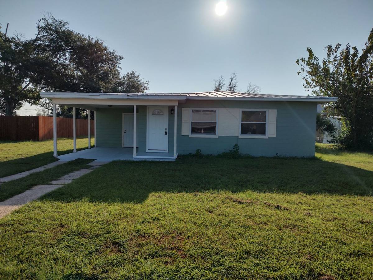 House for rent at 811 New York Ave, Lynn Haven, FL 32444