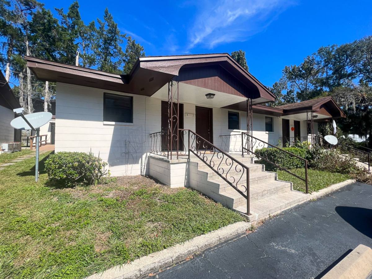 Apartment for rent at 1406 SW 18th Place, Gainesville, FL 32608