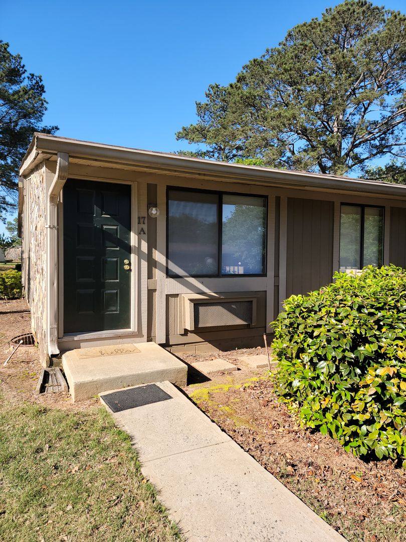 Apartment for rent at 101 Woodcrest Circle, Warner Robins, GA 31093