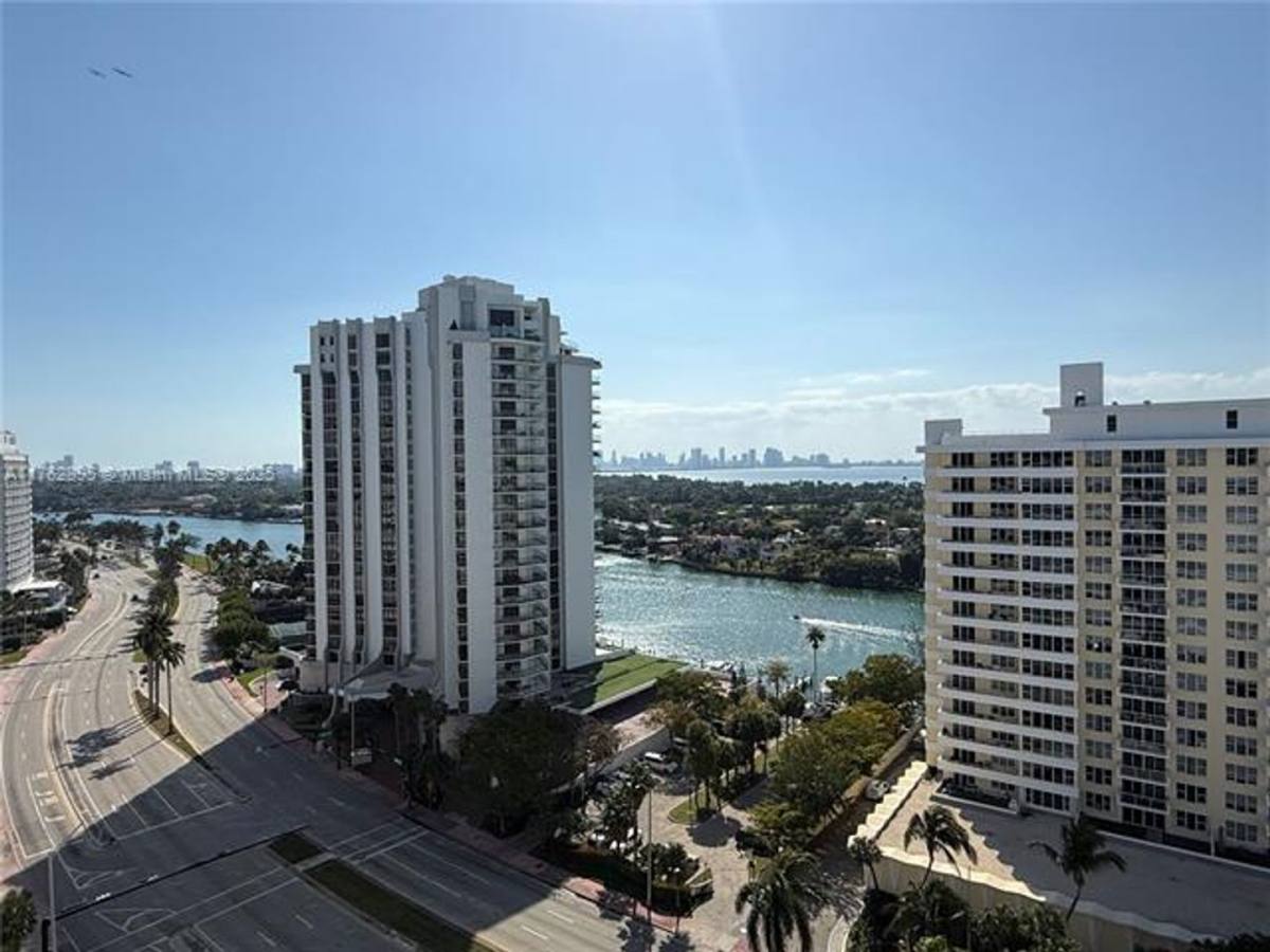 Apartment for rent at 5555 Collins Ave, Miami Beach, FL 33140