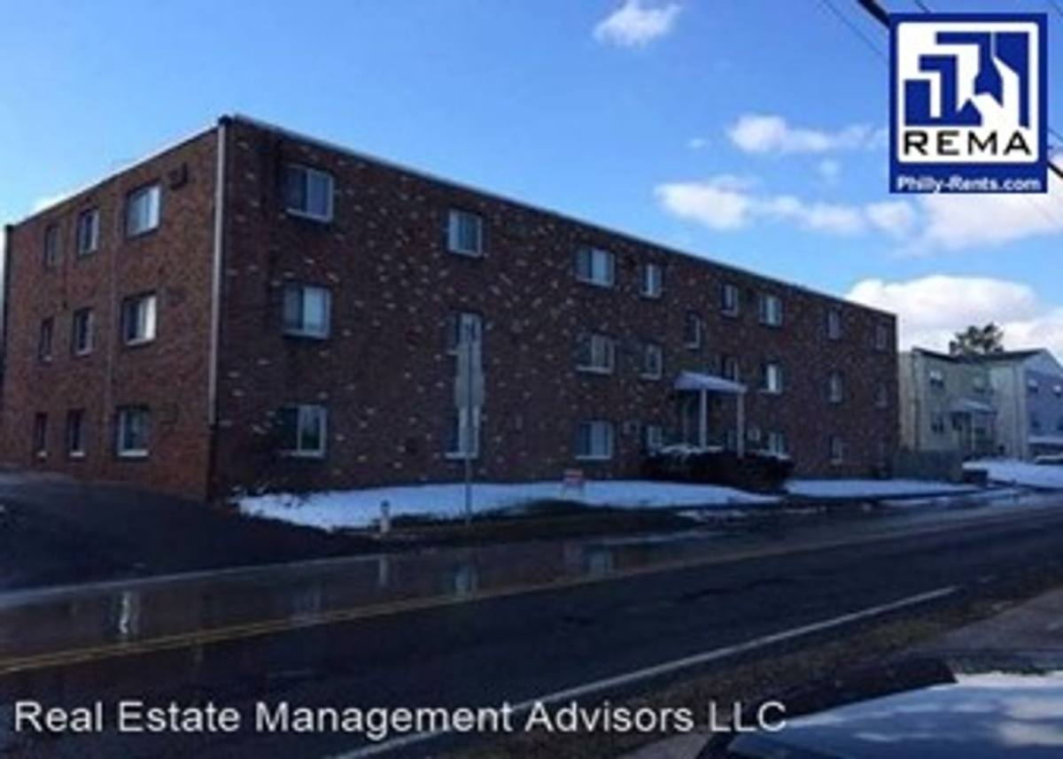 Apartment for rent at 910 Fox Chase Rd, Jenkintown, PA 19046