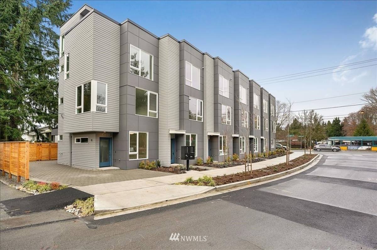 Townhouse for rent at 10849 11th Ave NE, Seattle, WA 98125