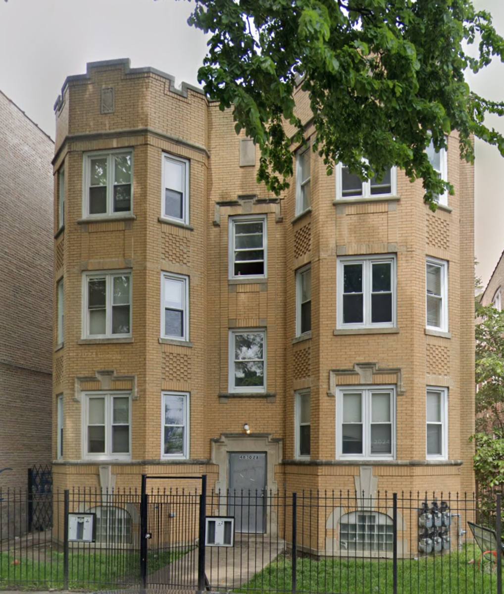 Apartment for rent at 4828-4830 W Adams St, Chicago, IL 60644