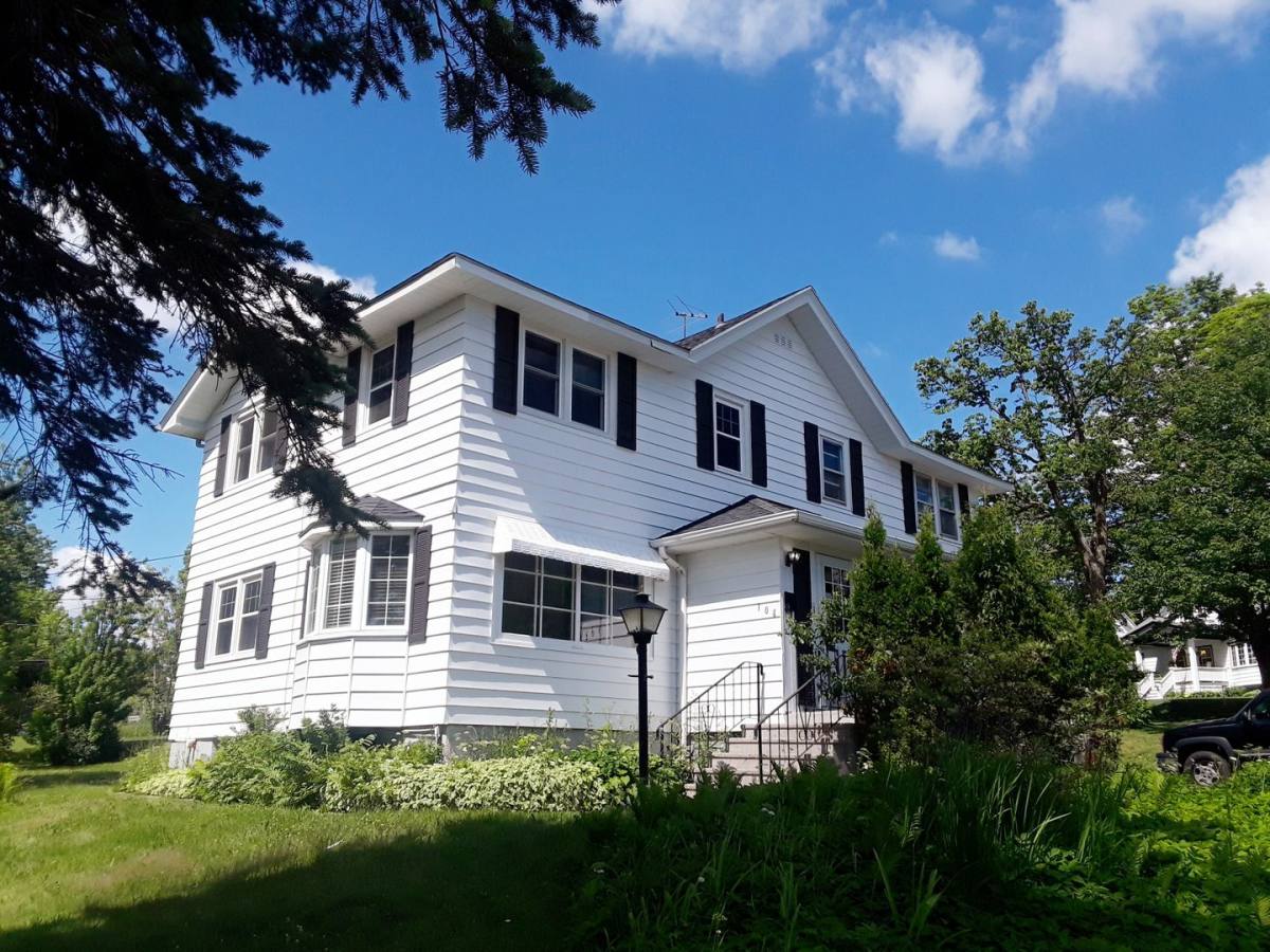 Townhouse for rent at 102-104 Morley Parkway, Duluth, MN 55803