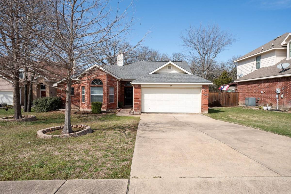 House for rent at 399 Sunrise Circle, Seagoville, TX 75159