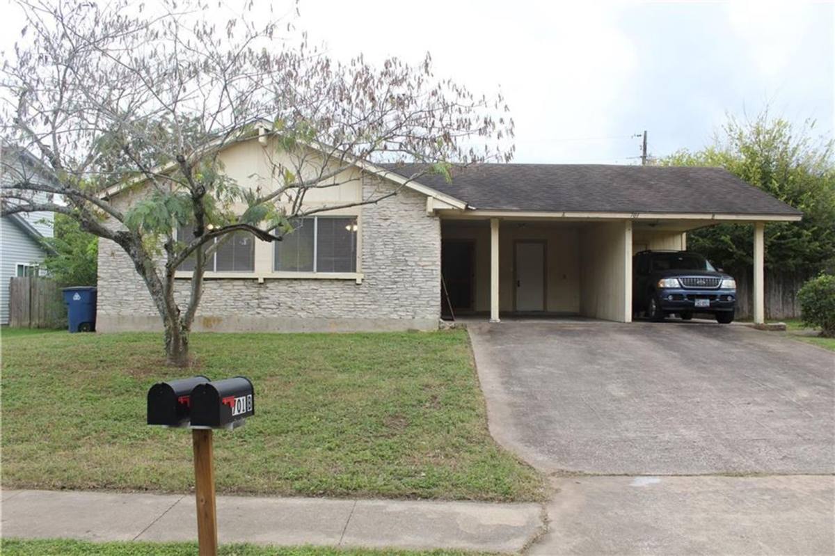 Apartment for rent at 701 Ramble Lane, Austin, TX 78745