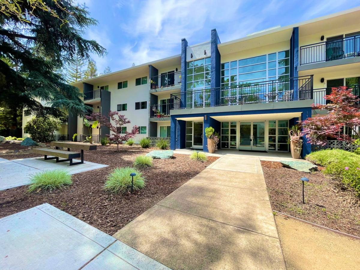 Apartment for rent at 1100 39th St, Sacramento, CA 95816