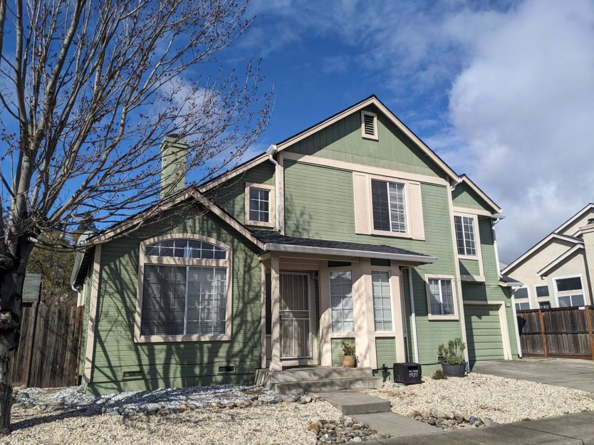 Apartment for rent at 941 Beechwood Circle, Suisun City, CA 94585