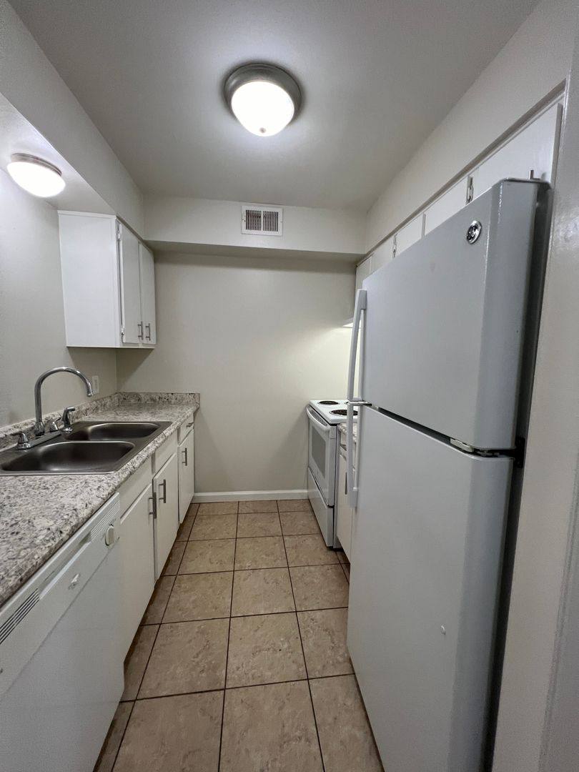 Apartment for rent at 130 Oyster Creek Dr, Lake Jackson, TX 77566