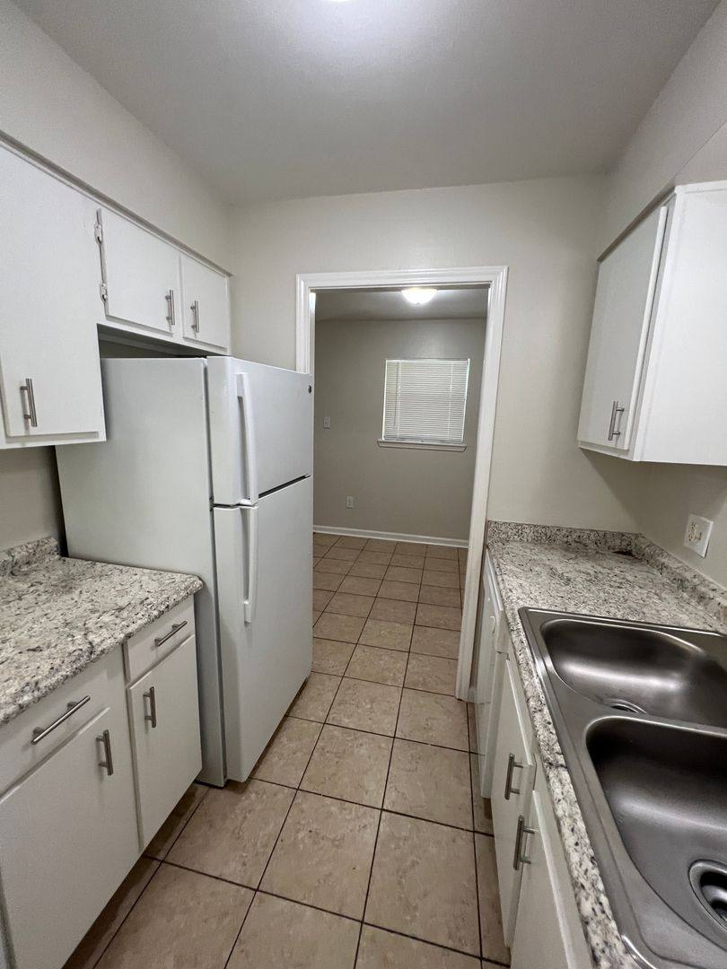 Apartment for rent at 130 Oyster Creek Dr, Lake Jackson, TX 77566