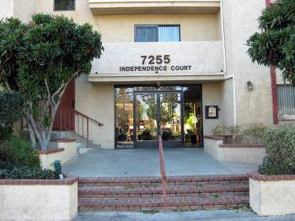 Apartment for rent at 7255 Independence Ave, Canoga Park, CA 91303