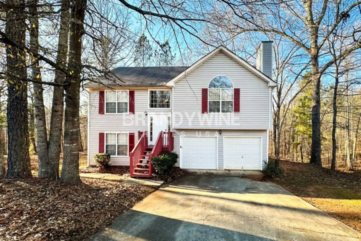 House for rent at 4599 White Rd, Douglasville, GA 30135