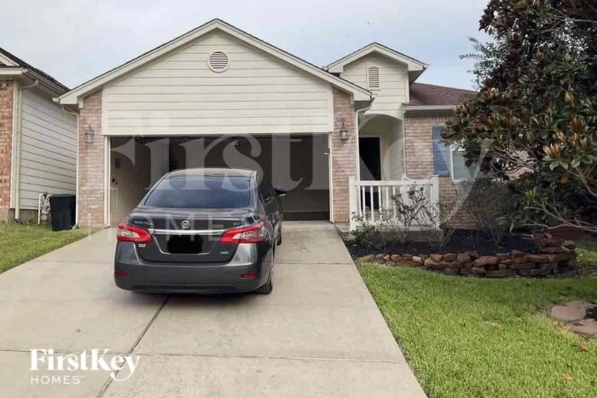 House for rent at 107 Cove Place Court, Montgomery, TX 77356