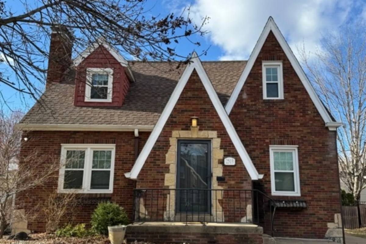 House for rent at 2519 W Sherman Ave, Peoria, IL 61604