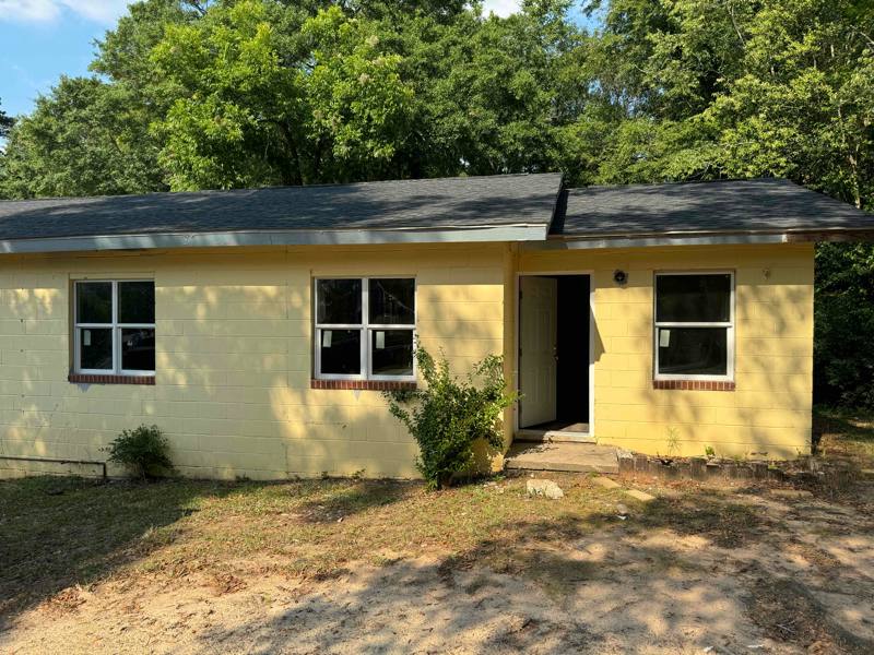 Apartment for rent at 1240 Redding Rd, Milledgeville, GA 31061