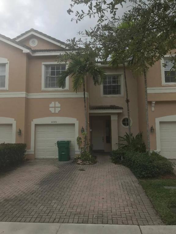 Townhouse for rent at 4240 SW #125, Hollywood, FL 33027