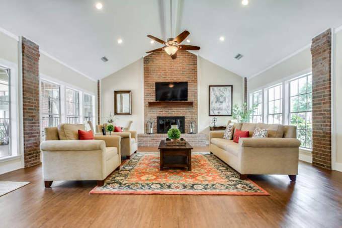Apartment for rent at 18790 Lloyd Dr, Dallas, TX 75252