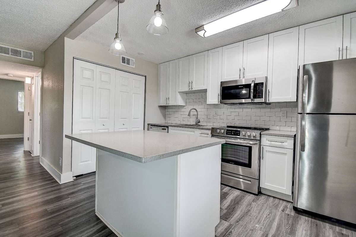 Apartment for rent at 550 50th Ave N #23, Saint Petersburg, FL 33703