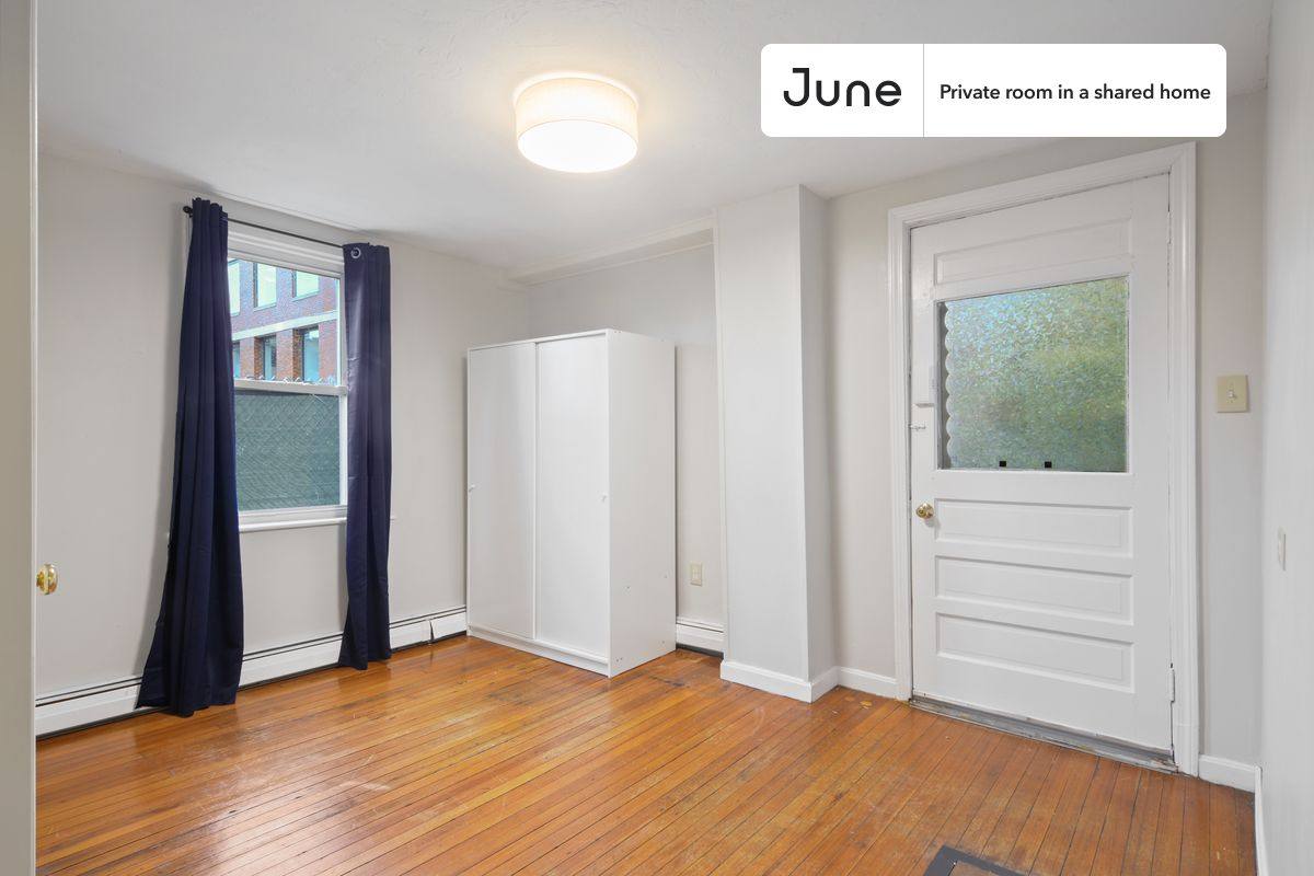 Apartment for rent at 14-18 Bacon St #A, Newton, MA 02458