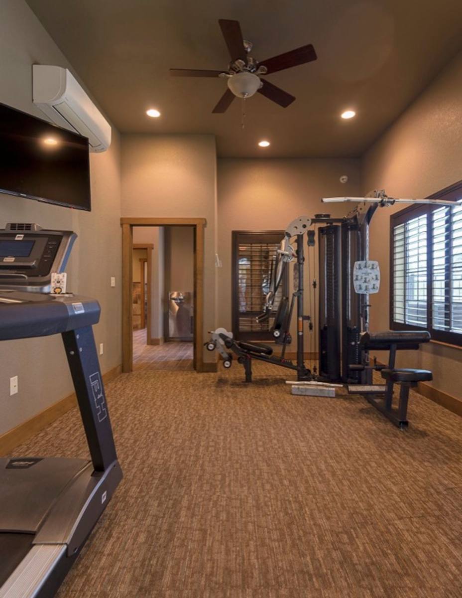 Apartment for rent at 1270 W Oaklawn Rd, Pleasanton, TX 78064