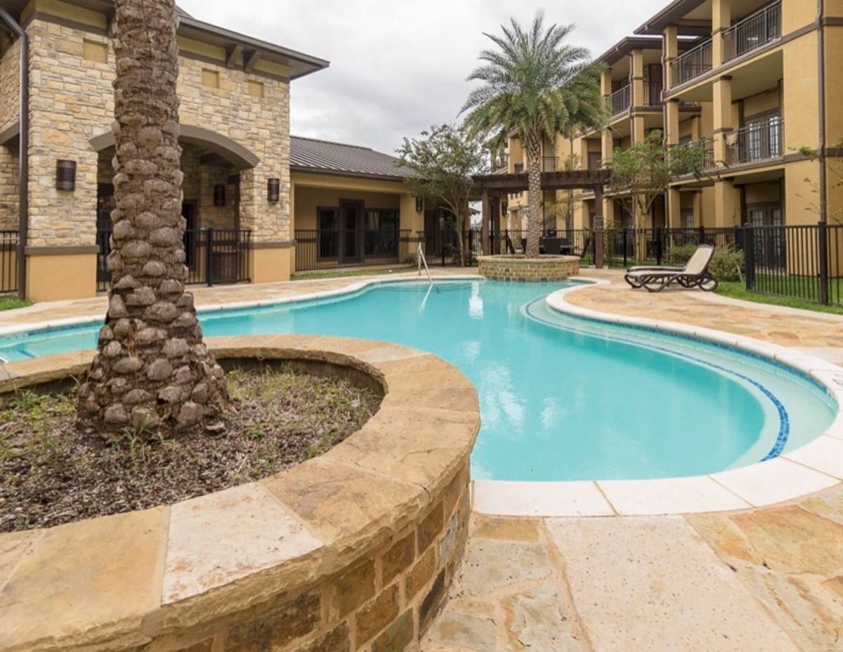 Apartment for rent at 1270 W Oaklawn Rd, Pleasanton, TX 78064