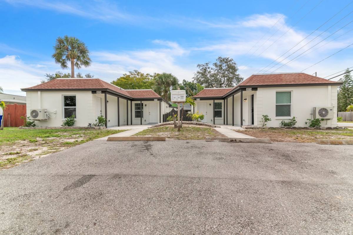 Apartment for rent at 601-603 Lyndhurst St, Dunedin, FL 34698