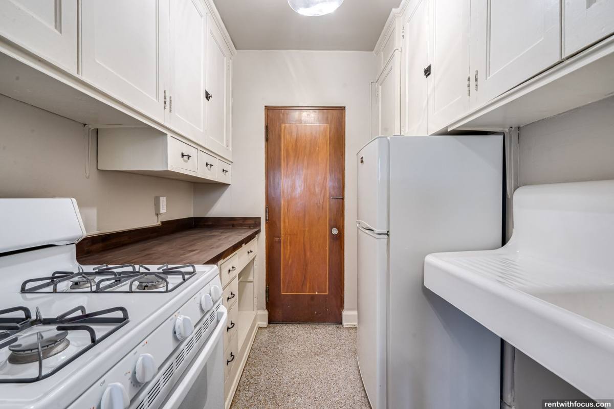Apartment for rent at 512-520 Algoma Blvd, Oshkosh, WI 54901