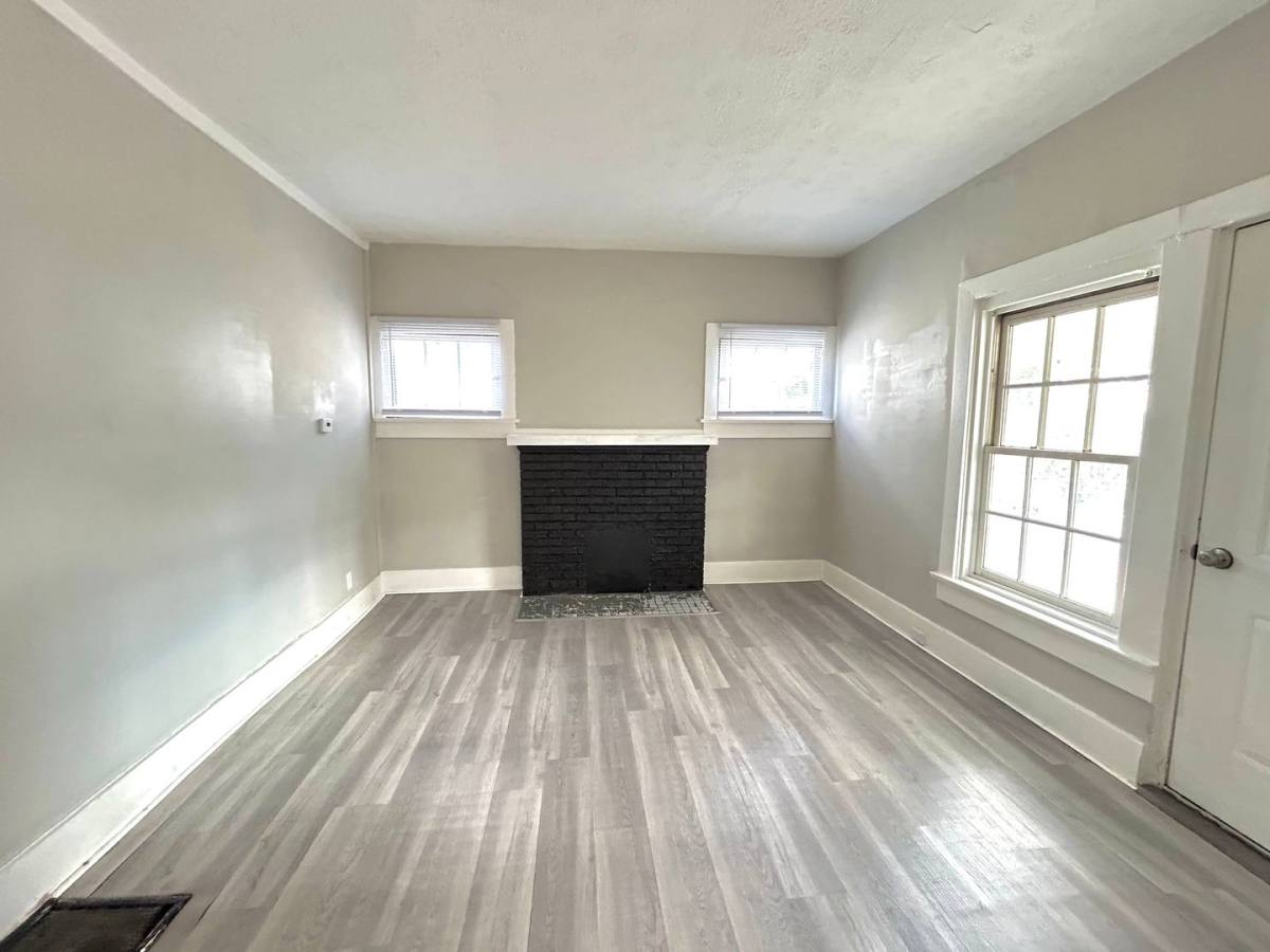 House for rent at 221 E Siebenthaler Ave, Dayton, OH 45405