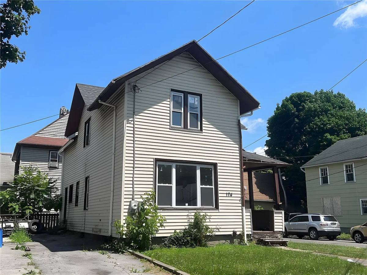 House for rent at 174 Sherman St, Rochester, NY 14606