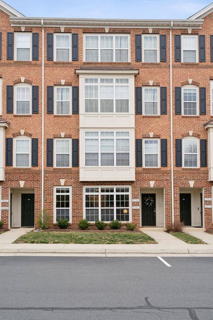 Condo for rent at 22764 Ferncrest Terrace, Ashburn, VA 20148