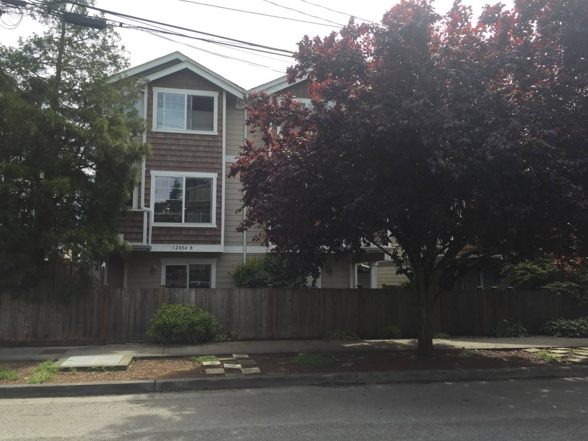 Townhouse for rent at 12034 B 28th Ave NE, Seattle, WA 98125