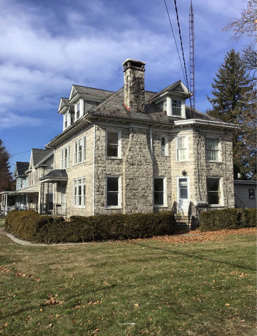 Apartment for rent at 543 Lincoln Way E, Chambersburg, PA 17201