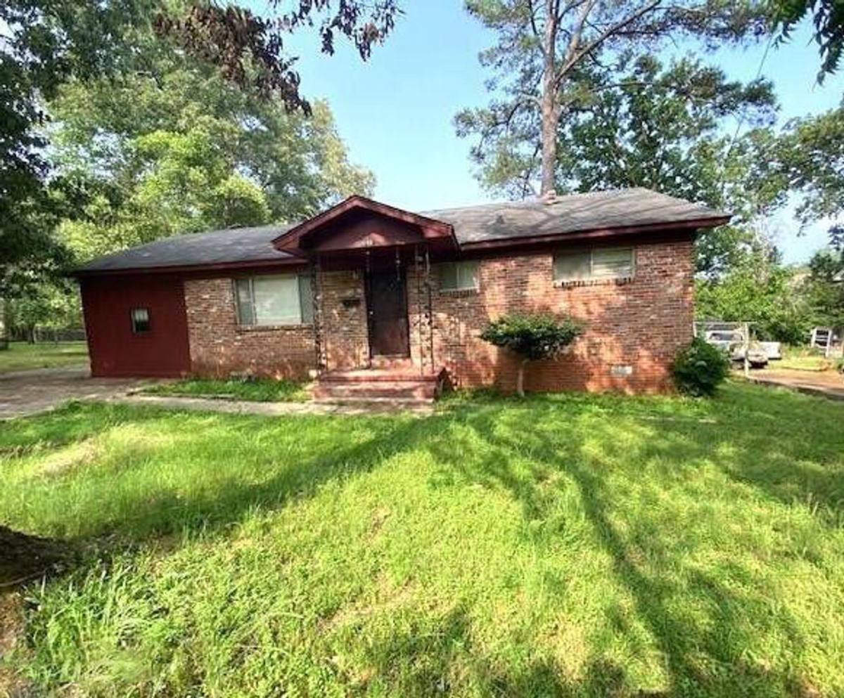 House for rent at 3646 Southland Dr, Jackson, MS 39212