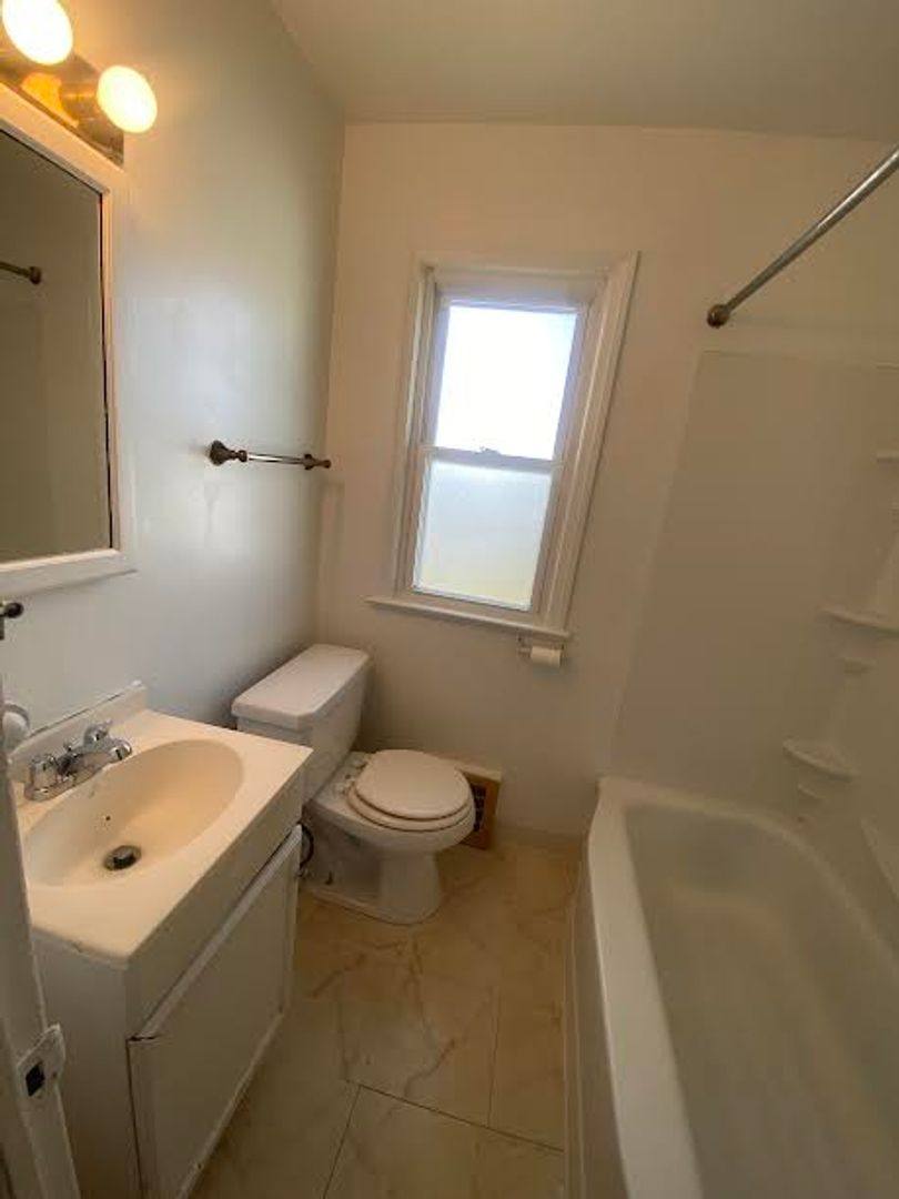 House for rent at 930 E 223rd St, Euclid, OH 44123