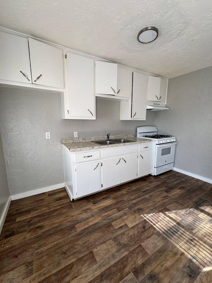 Apartment for rent at 1912 NW Hoover, Lawton, OK 73507