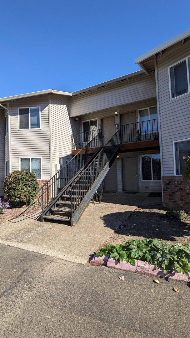 Apartment for rent at 1765 SW Tamarack St, McMinnville, OR 97128