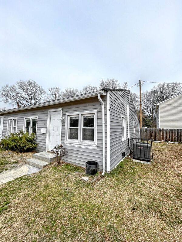 Apartment for rent at 307 W City Point Rd, Hopewell, VA 23860