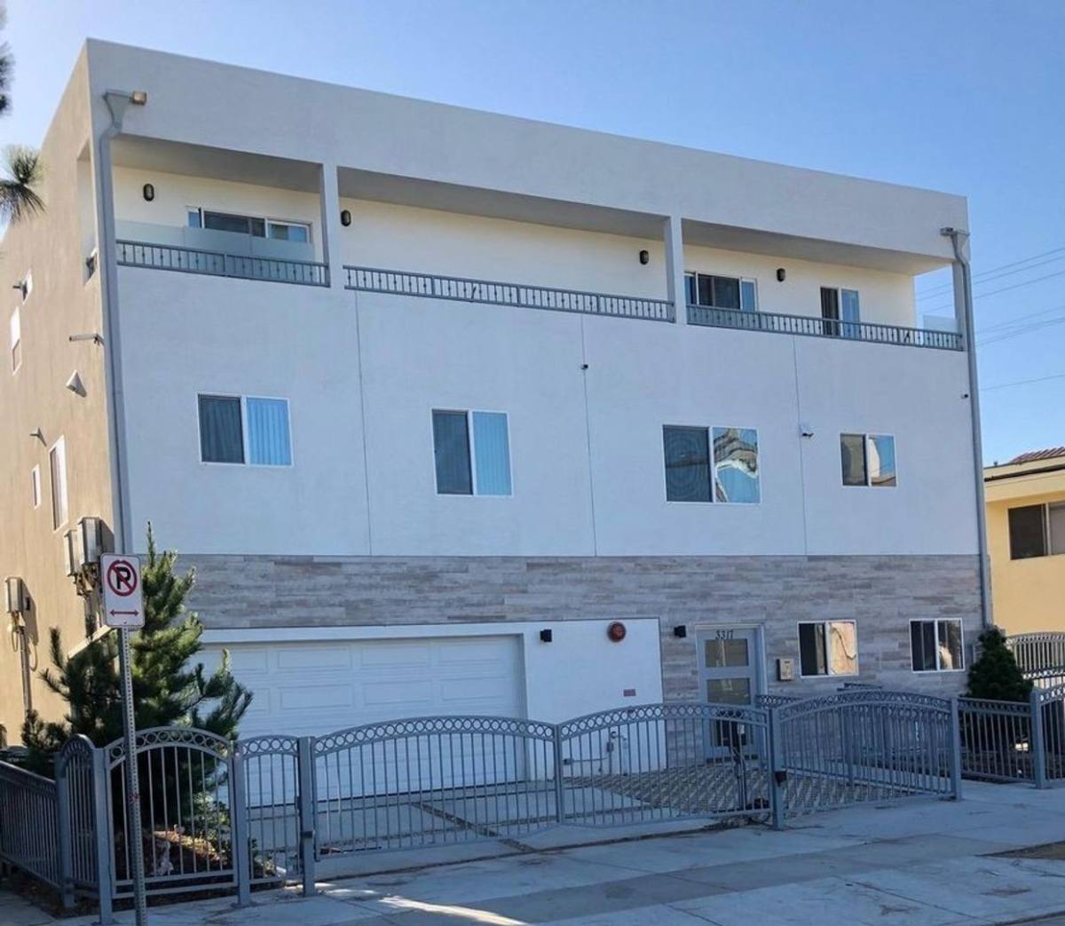 Apartment for rent at 3317 Bagley Ave, Los Angeles, CA 90034